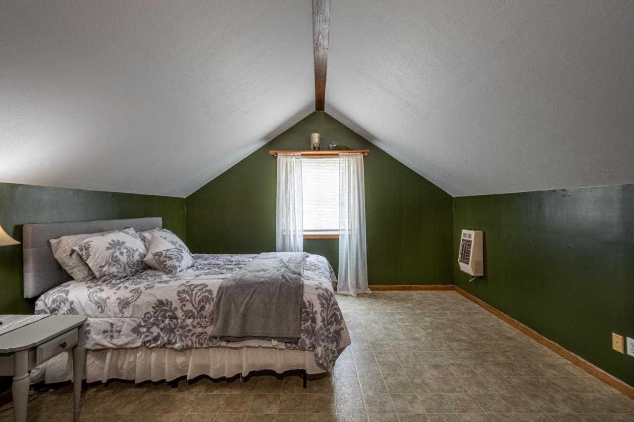 Weaver Ridge Manor Villa Millersburg Exterior photo