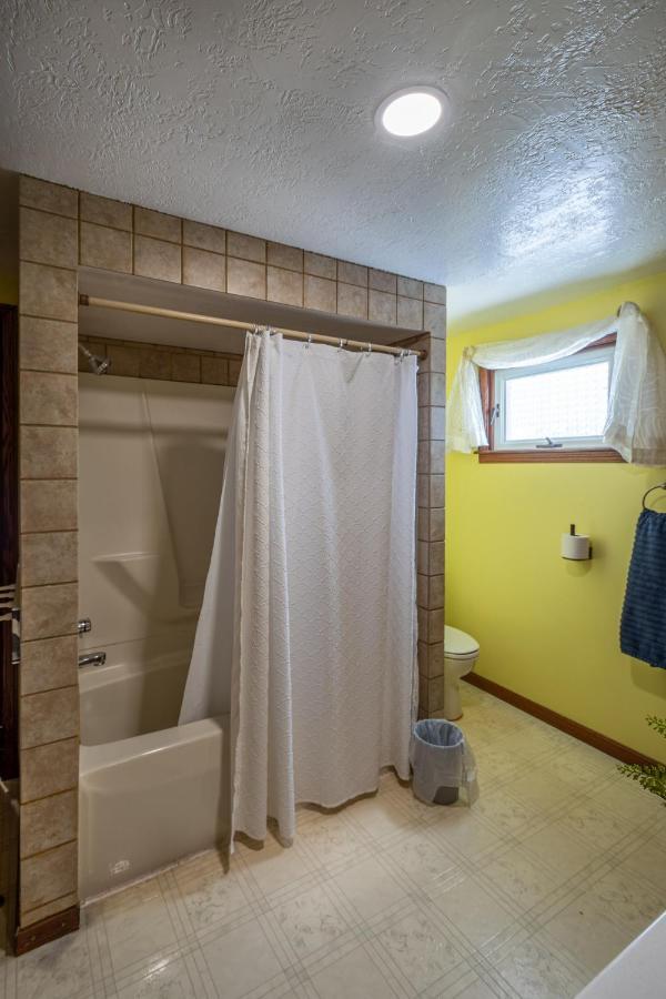 Weaver Ridge Manor Villa Millersburg Exterior photo