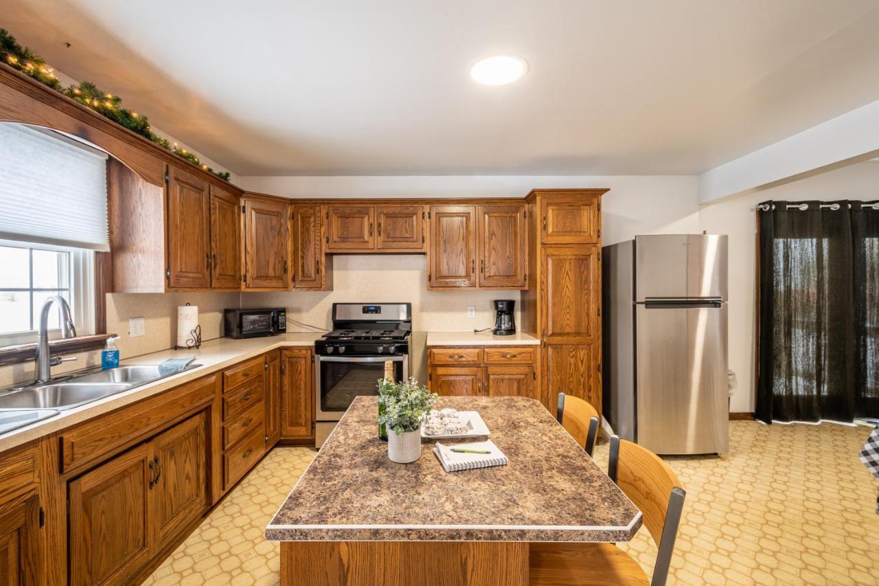 Weaver Ridge Manor Villa Millersburg Exterior photo